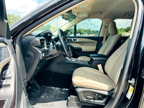 Used 2020 Ford Explorer XLT image 27