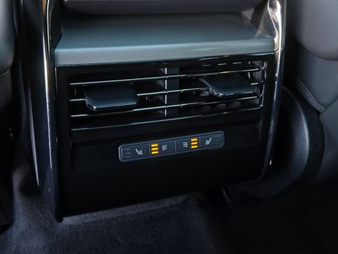 Used 2025 Land Rover Range Rover Sport SE image 13