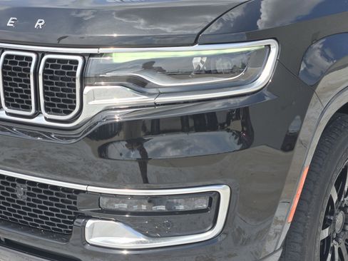 Used 2022 Jeep Wagoneer Series I w/ Convenience Group I AWD/4WD image 11