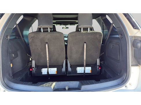Used 2017 Ford Explorer XLT w/ Equipment Group 202A image 20