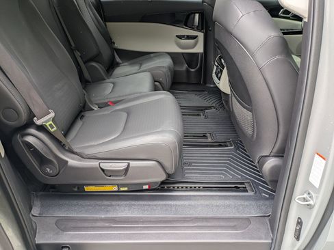 Used 2023 Kia Carnival SX Prestige FWD image 35