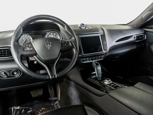Used 2023 Maserati Levante GT AWD/4WD image 2