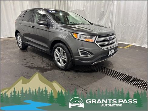 Used 2017 Ford Edge Titanium image 1