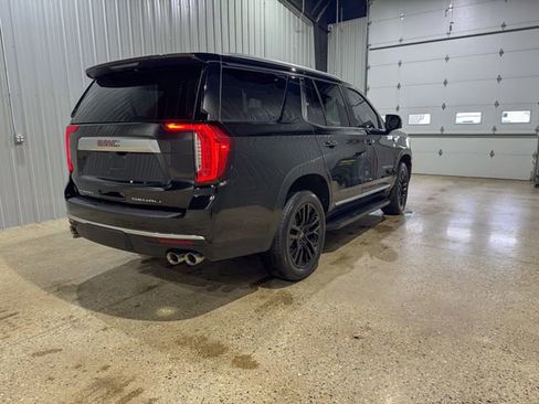 Used 2023 GMC Yukon Denali w/ Advanced Technology Package image 6