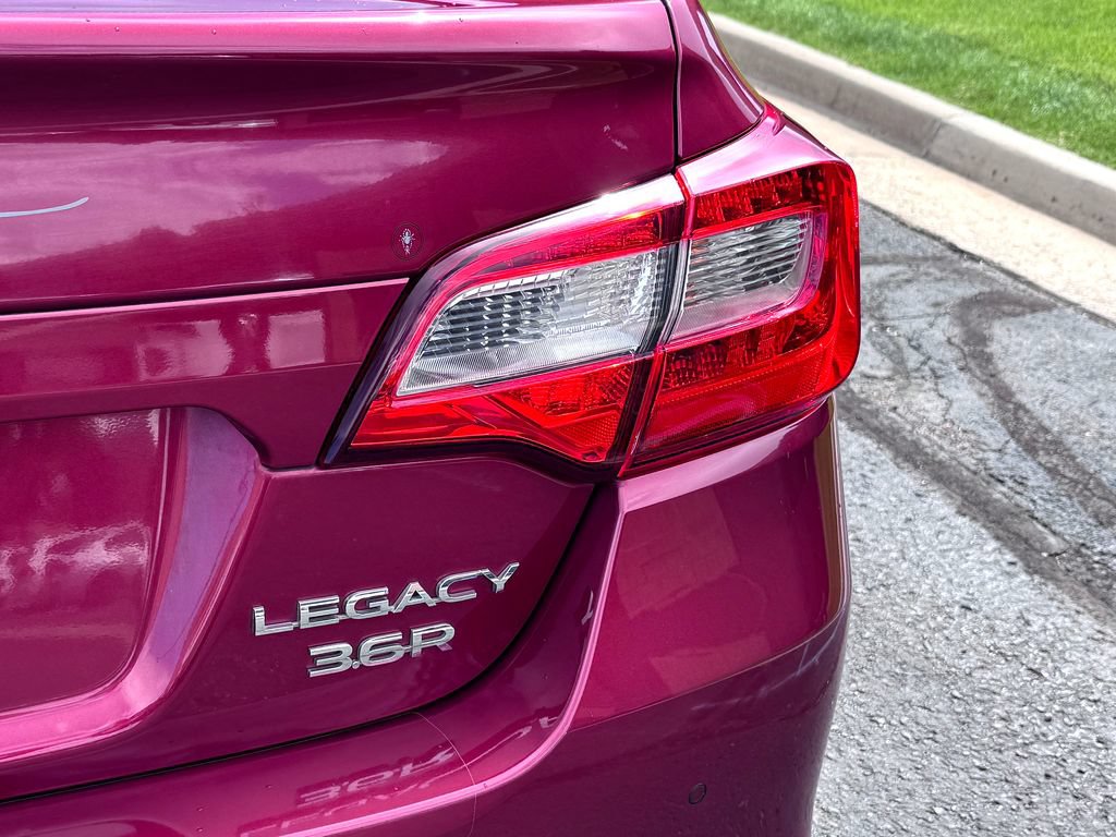 Used 2018 Subaru Legacy 3.6R Limited AWD/4WD image 8