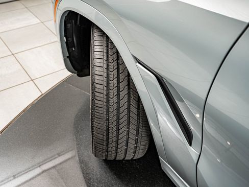 Used 2024 BMW X6 xDrive40i w/ Premium Package image 41