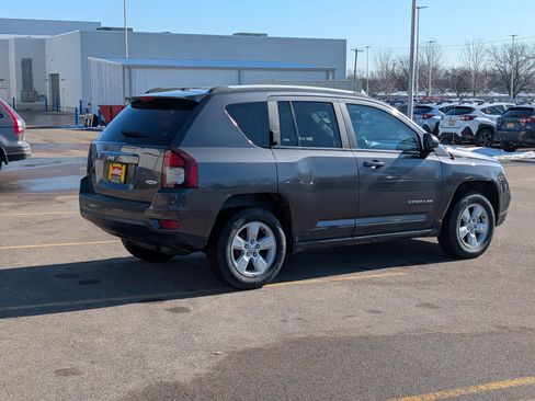 Used 2017 Jeep Compass Latitude image 7
