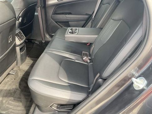 Used 2023 Kia Sportage EX image 19