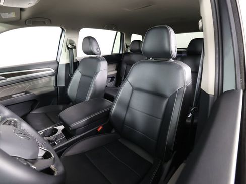 Used 2022 Volkswagen Atlas SE w/ Black Wheel Package image 11