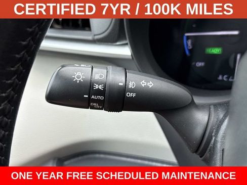 Used 2024 Toyota Sienna XLE FWD image 27
