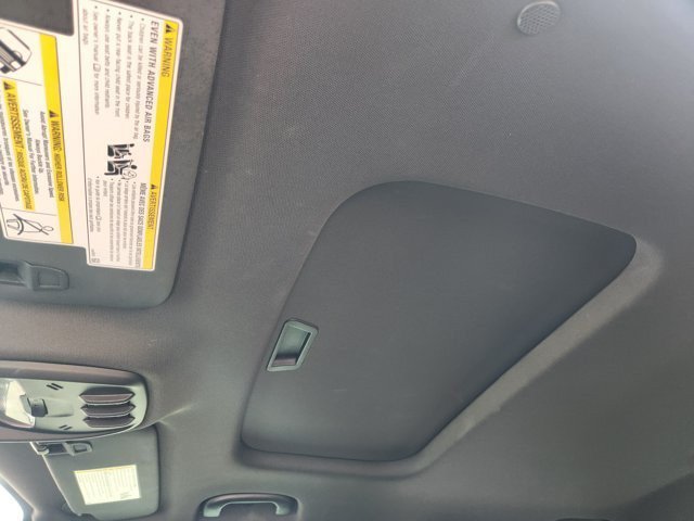 Used 2024 Chevrolet Trax RS w/ Sunroof Package FWD image 24