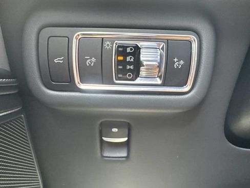Used 2025 Lincoln Nautilus Premier AWD/4WD image 21