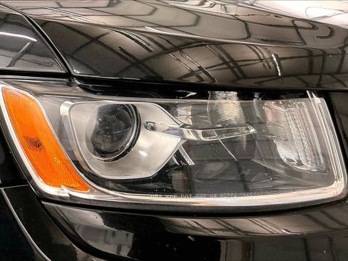 Used 2015 Jeep Grand Cherokee Limited image 28