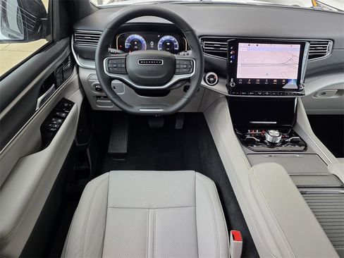 New 2025 Jeep Wagoneer Series II image 12