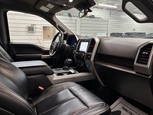 Used 2019 Ford F150 Lariat image 27