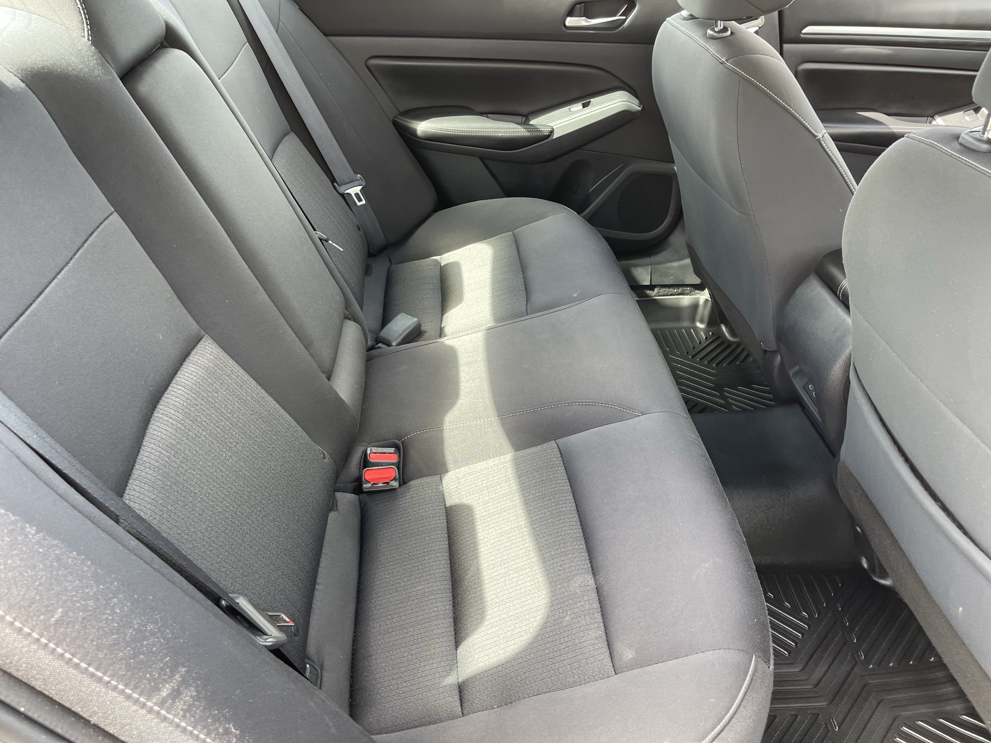 Used 2022 Nissan Altima 2.5 SV FWD image 12