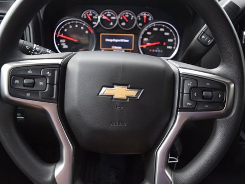 Used 2022 Chevrolet Silverado 1500 Custom w/ Safety Confidence Package image 10