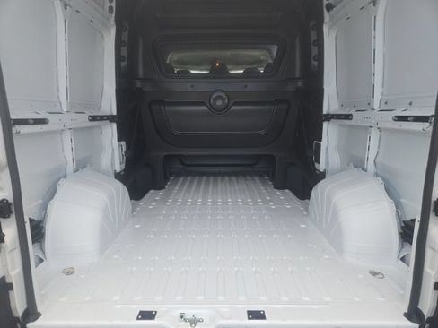 Used 2025 RAM ProMaster 3500 w/ Crew Van Package FWD image 25
