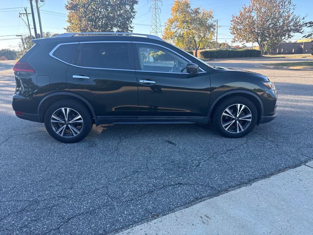 Used 2019 Nissan Rogue SV w/ Premium Package FWD image 8
