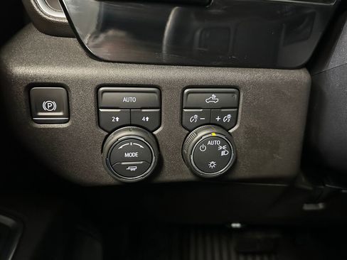 Used 2023 Chevrolet Silverado 1500 LT image 12