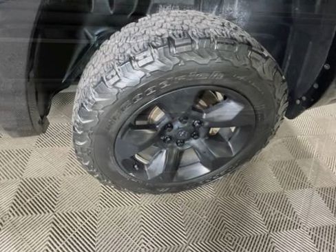 Used 2019 RAM 1500 Laramie AWD/4WD image 14
