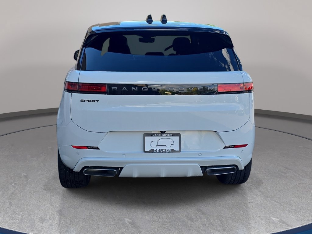 New 2027 Land Rover Range Rover Sport Dynamic SE AWD/4WD image 4