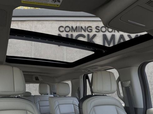 New 2026 Lincoln Navigator Reserve AWD/4WD image 22