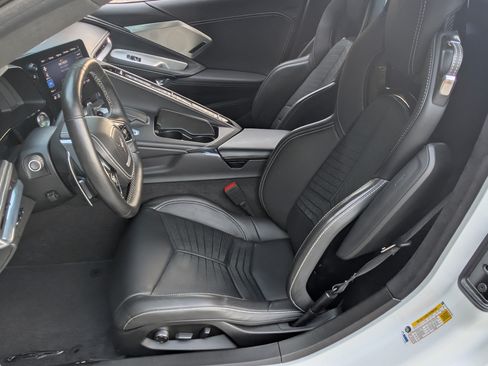 Used 2023 Chevrolet Corvette Stingray Premium Conv w/ Z51 Performance Package RWD image 17