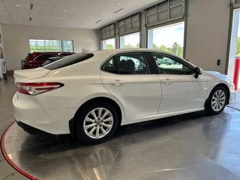 Used 2020 Toyota Camry LE FWD image 8