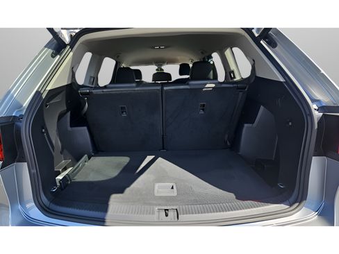 Certified 2025 Volkswagen Atlas SE FWD image 31