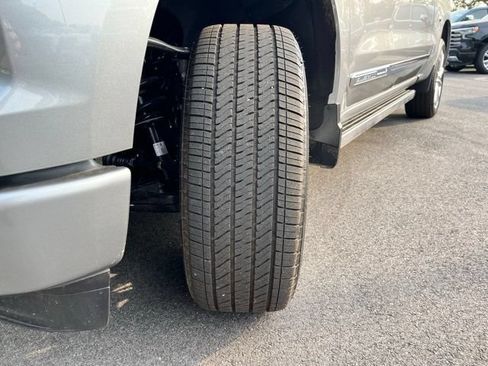 Used 2025 Chevrolet Silverado 1500 High Country w/ High Country Premium Package AWD/4WD image 14