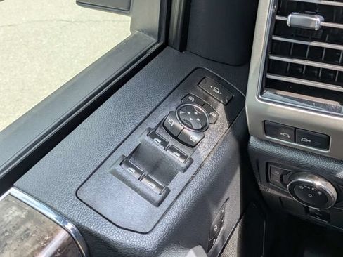 Used 2022 Ford F250 Lariat w/ Chrome Package AWD/4WD image 19