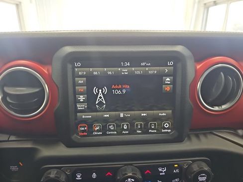Used 2018 Jeep Wrangler Unlimited Rubicon AWD/4WD image 18