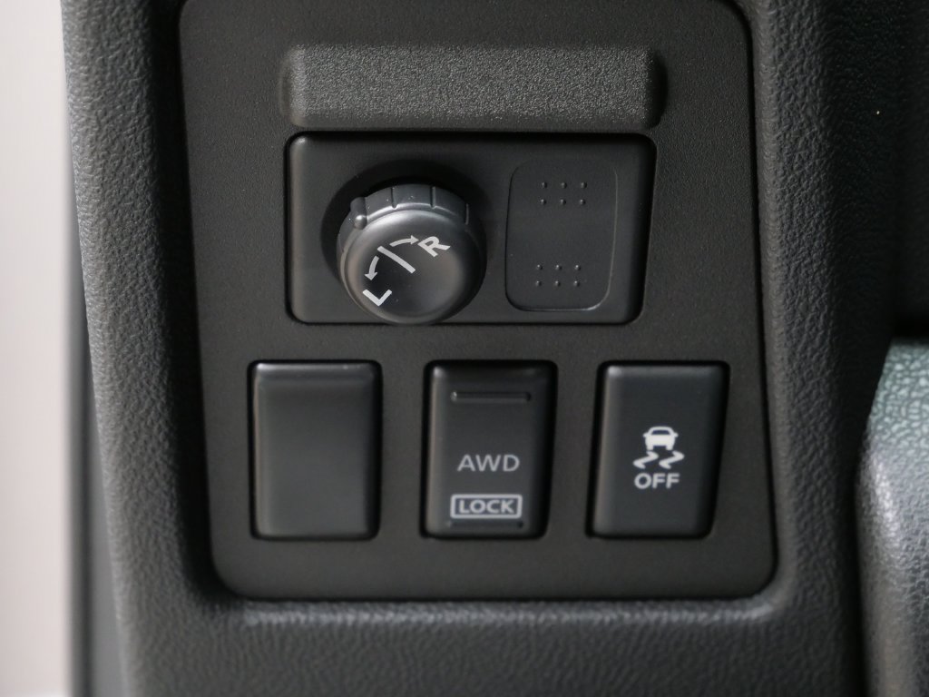Used 2011 Nissan Rogue SV AWD/4WD image 21