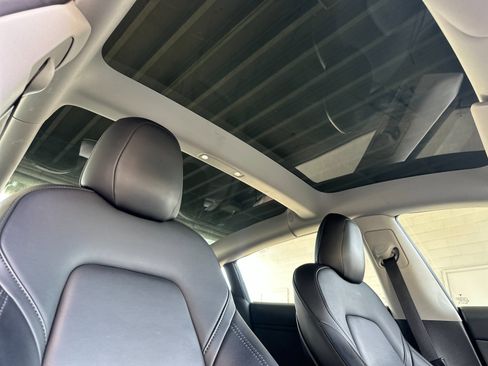 Used 2021 Tesla Model 3 Standard Range Plus image 15