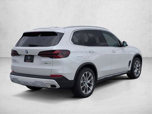 New 2026 BMW X5 xDrive40i w/ Premium Package AWD/4WD image 2