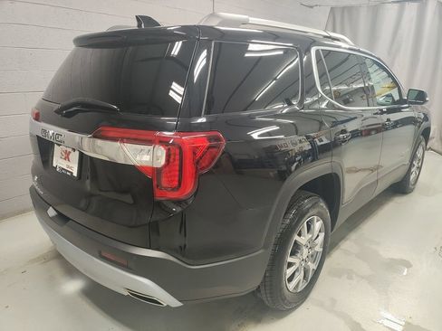 Used 2022 GMC Acadia SLT w/ Preferred Package FWD image 2