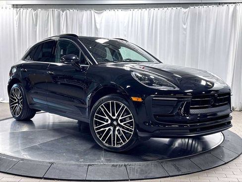 Used 2026 Porsche Macan AWD/4WD image 11