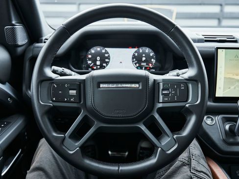 Used 2023 Land Rover Defender 110 X AWD/4WD image 59