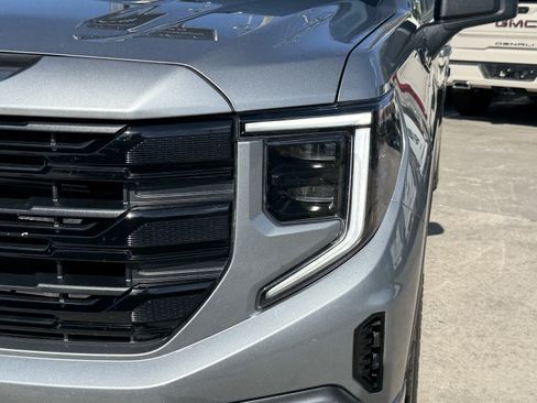 Used 2024 GMC Sierra 1500 Elevation w/ X31 Off-Road Package AWD/4WD image 11