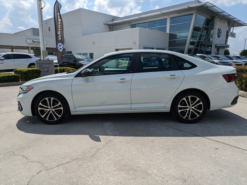 Certified 2024 Volkswagen Jetta Sport FWD image 7