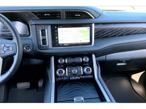 Used 2023 GMC Yukon XL Denali w/ Denali Reserve Package AWD/4WD image 6