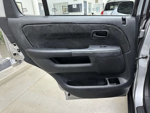 Used 2005 Honda CR-V LX image 12