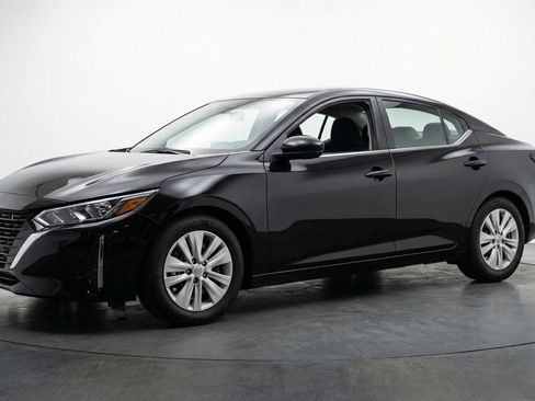 Used 2025 Nissan Sentra S image 3