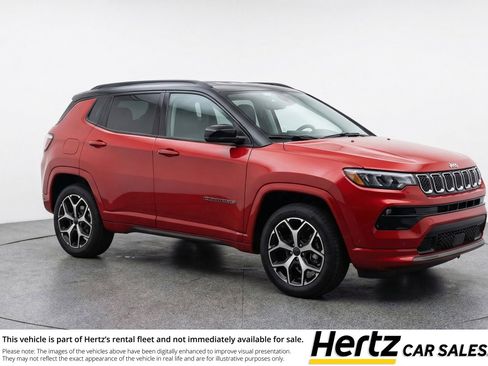 Used 2025 Jeep Compass Limited image 1