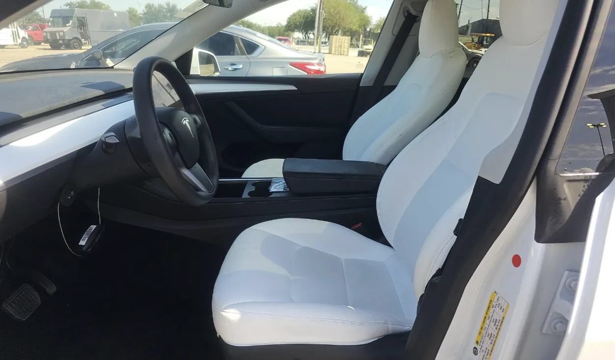 Used 2023 Tesla Model Y Long Range AWD/4WD image 5