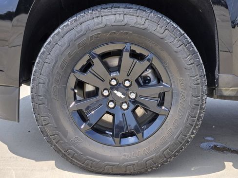 Used 2021 Chevrolet Colorado Z71 w/ Z71 Midnight Edition RWD image 12
