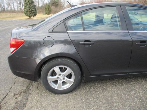 Used 2014 Chevrolet Cruze LT image 28