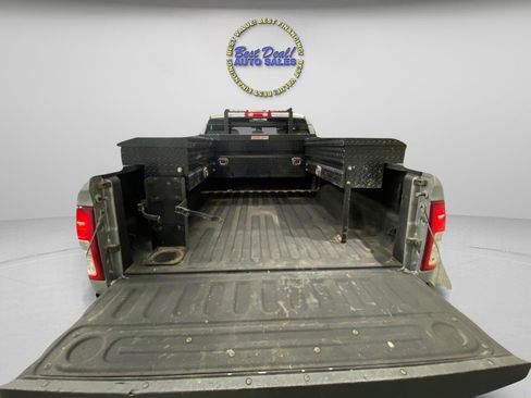 Used 2022 RAM 2500 Tradesman w/ Chrome Appearance Group AWD/4WD image 9