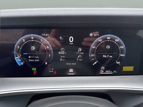 New 2026 Volkswagen Tiguan SE R-Line AWD/4WD image 12